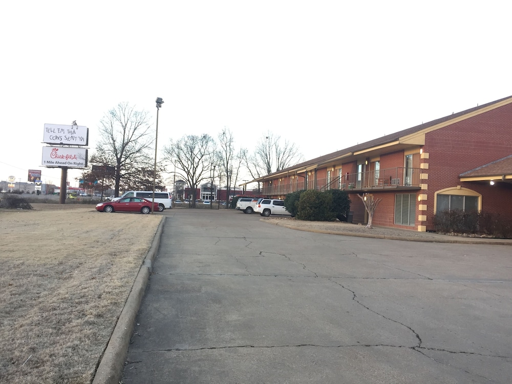 Fairview Inn Suites 40/40
