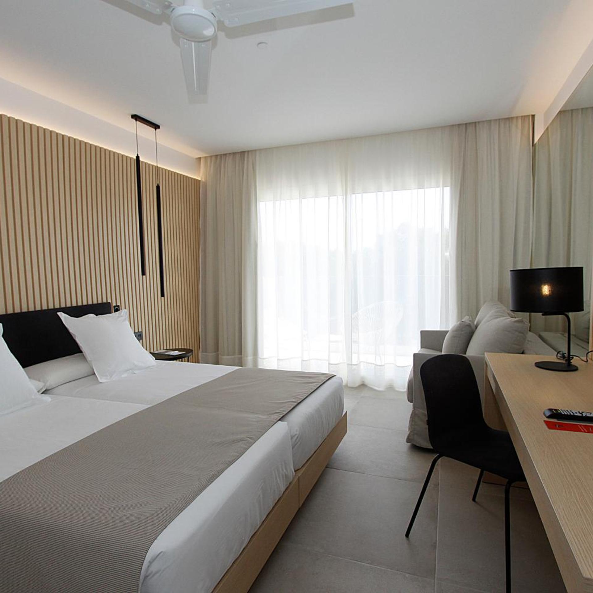 Triple room.
