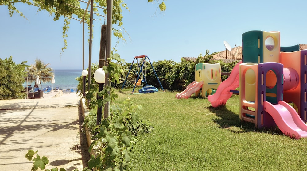 Belussi Beach Hotel & Suites 45/50