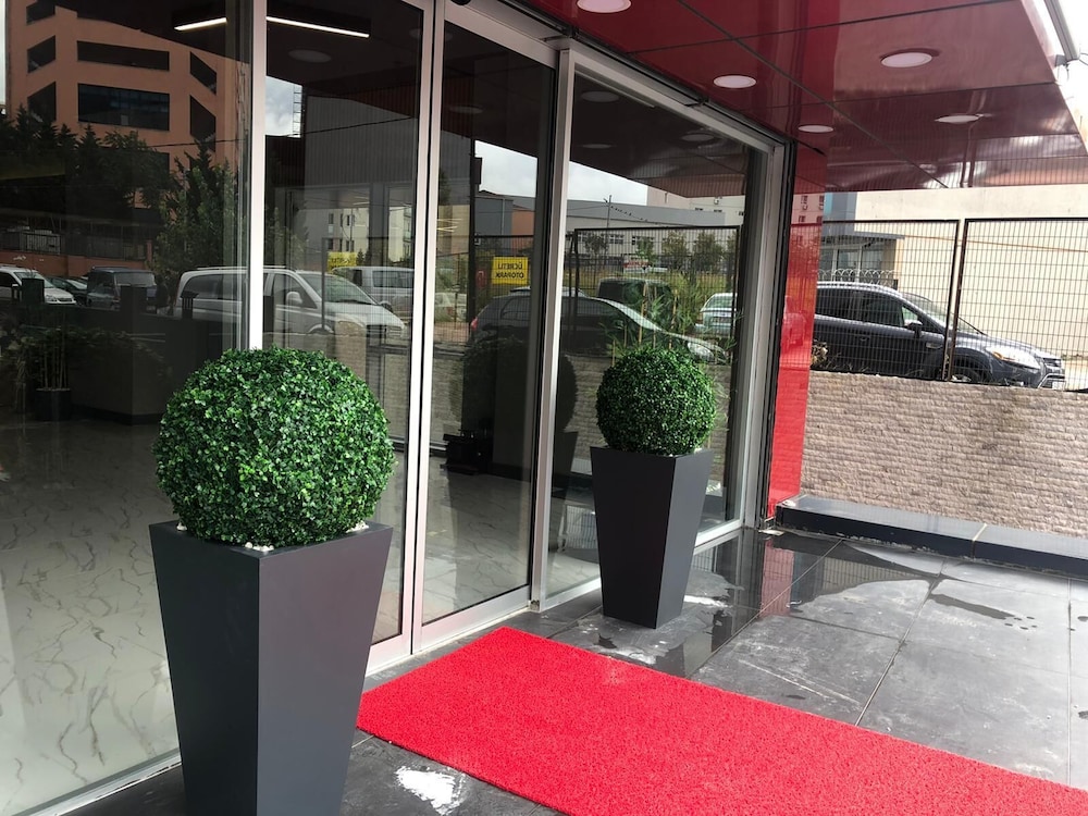 Atacity Hotel 37/39