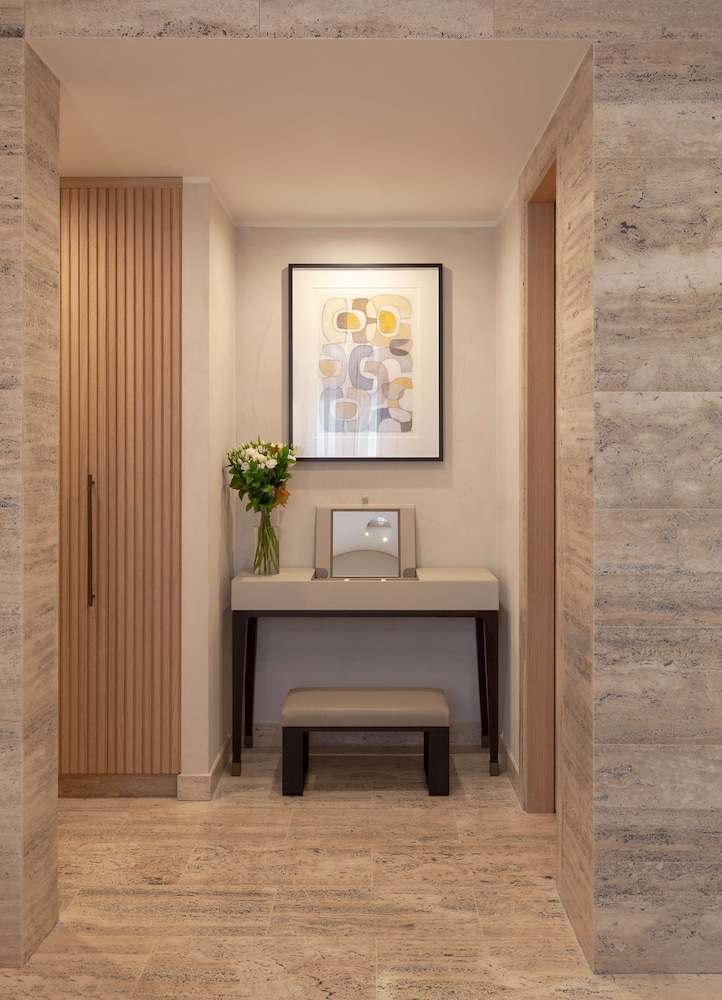Park Hyatt Milano Hotel 12/93