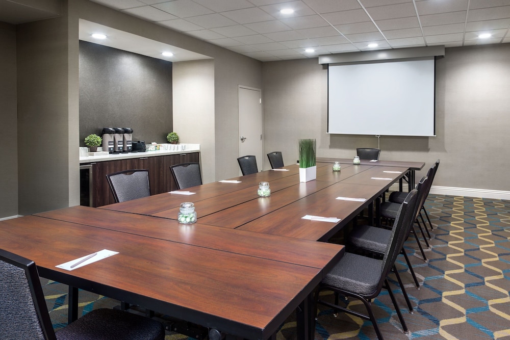 Residence Inn Las Vegas Hughes Center 37/48