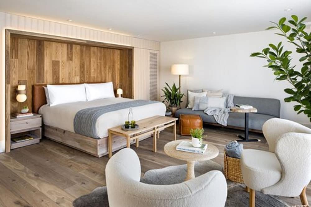 1 Hotel Toronto 24/62