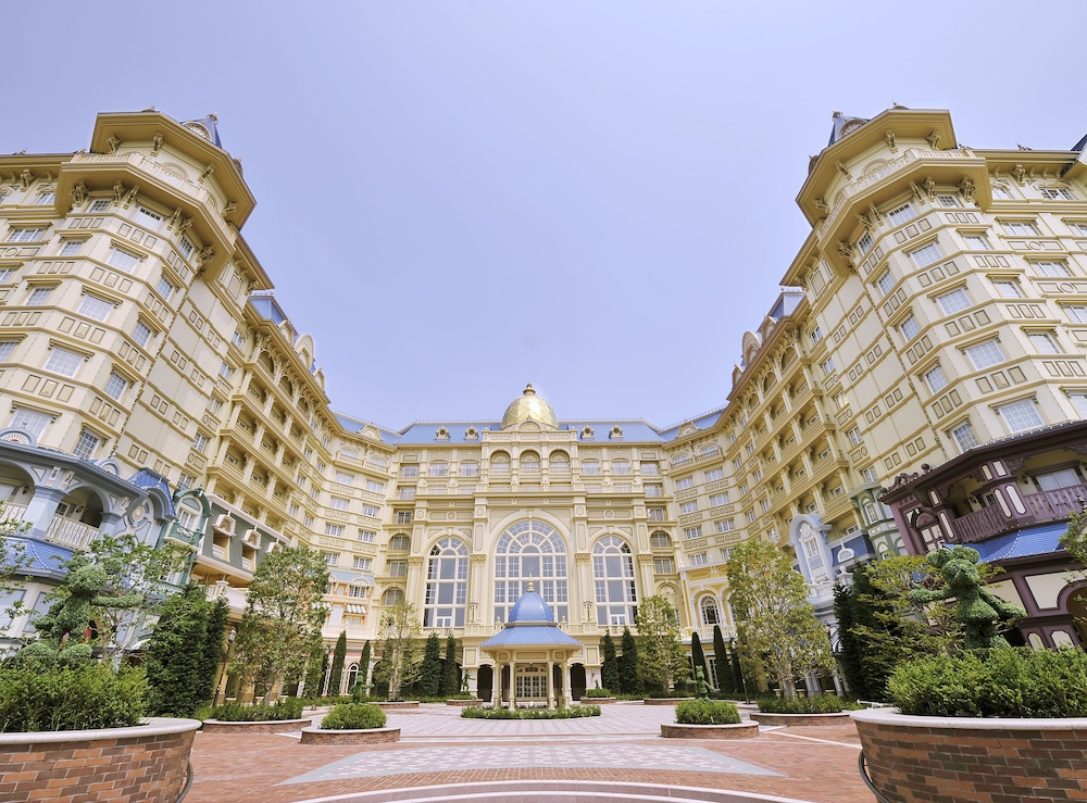 Tokyo Disneyland Hotel 4/50