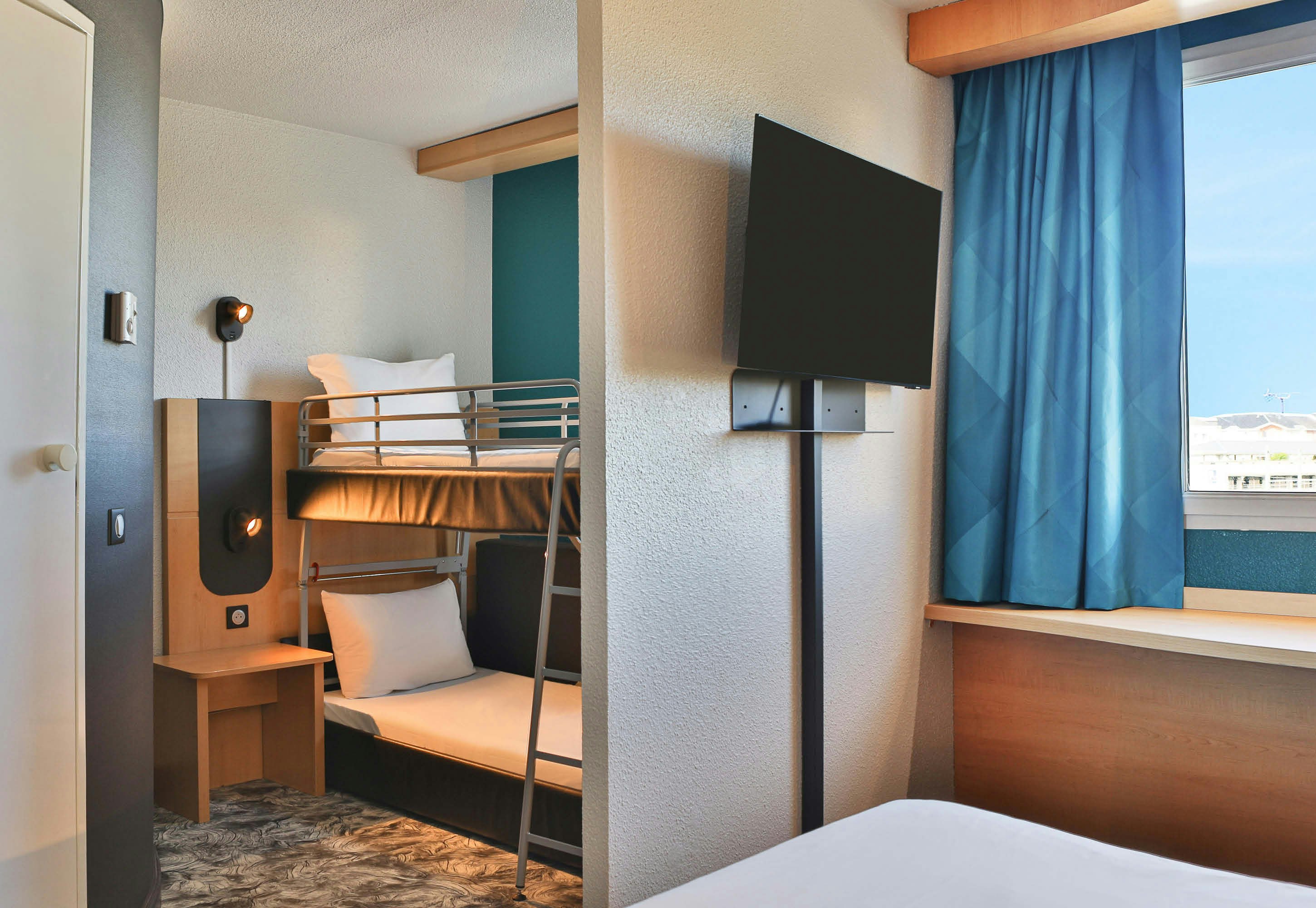 B&B Hotel Les Sables d Olonne Centre Gare 33/36