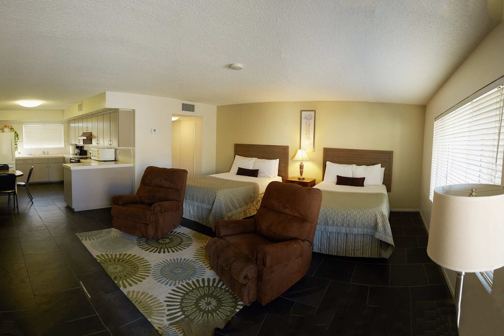 Lido Palms Resort & Spa 13/16