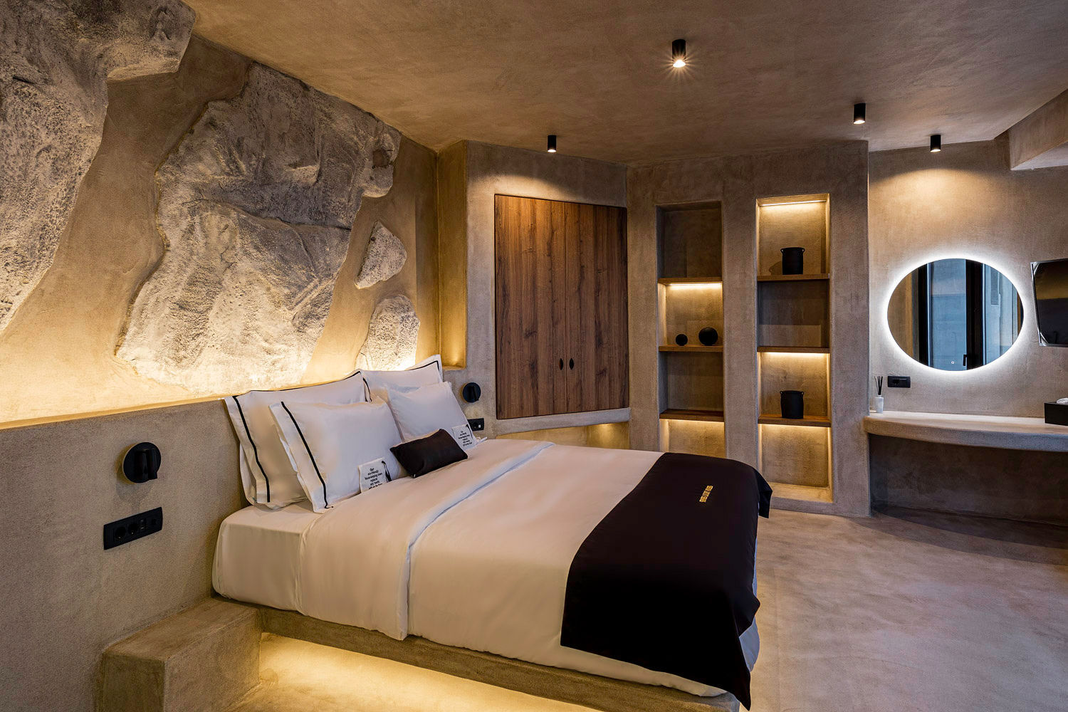 Senses Luxury Houses 15/106