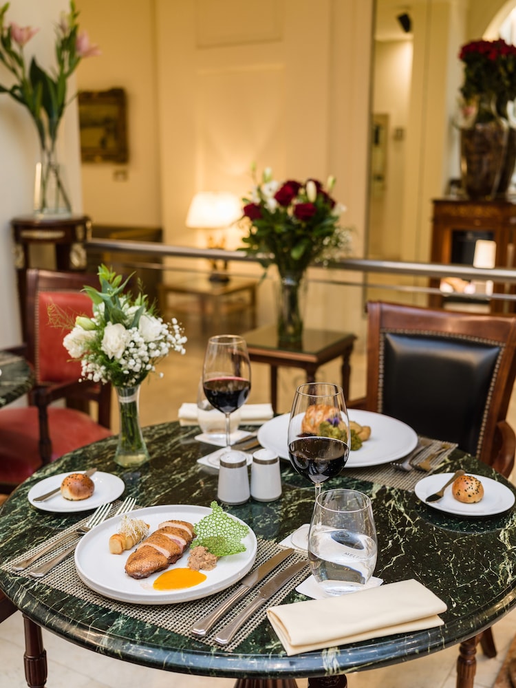Melia Recoleta Plaza 55/73