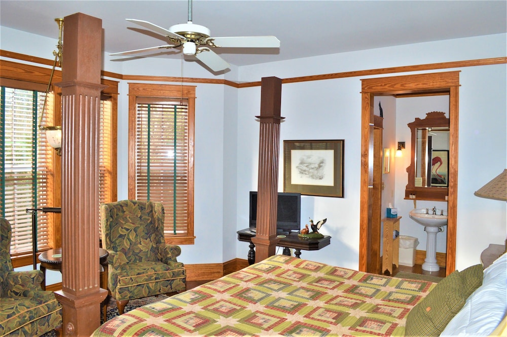 Roanoke Island Inn 9/50