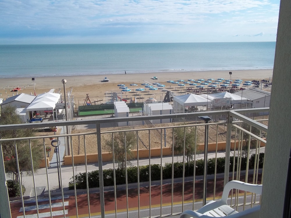 Hotel Italia 4/50