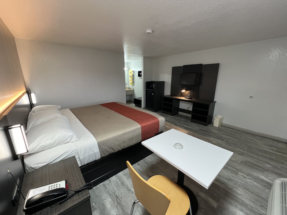 Motel6 Dyersburg, TN 13/50