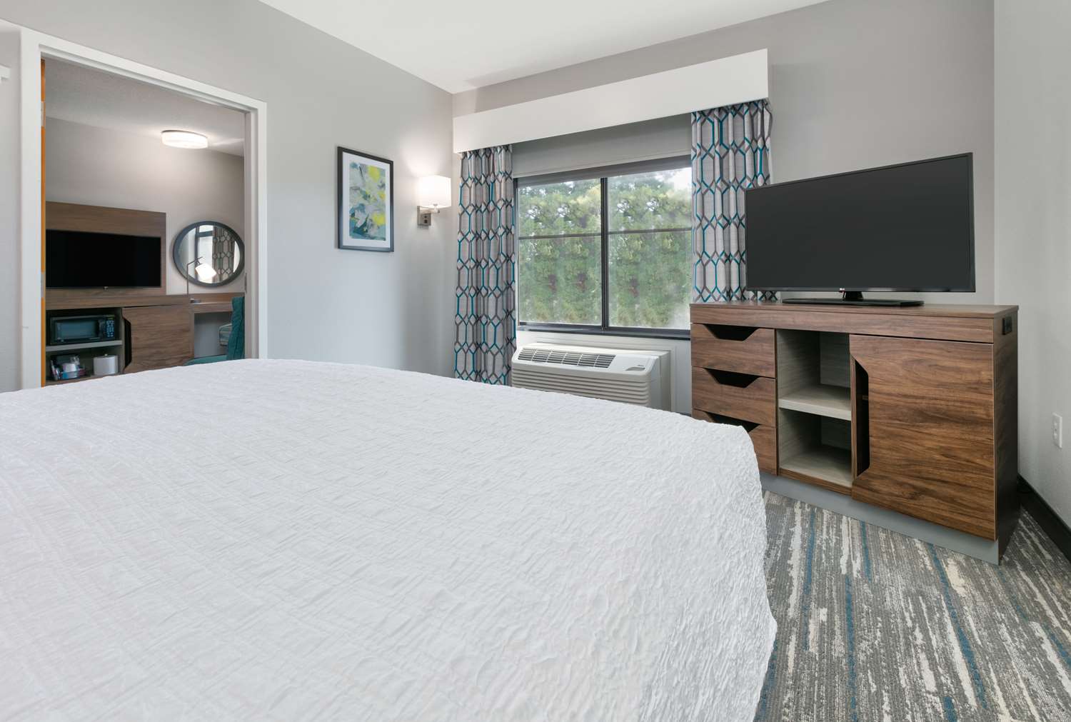 Mini, Suite, King Bed, Sofa