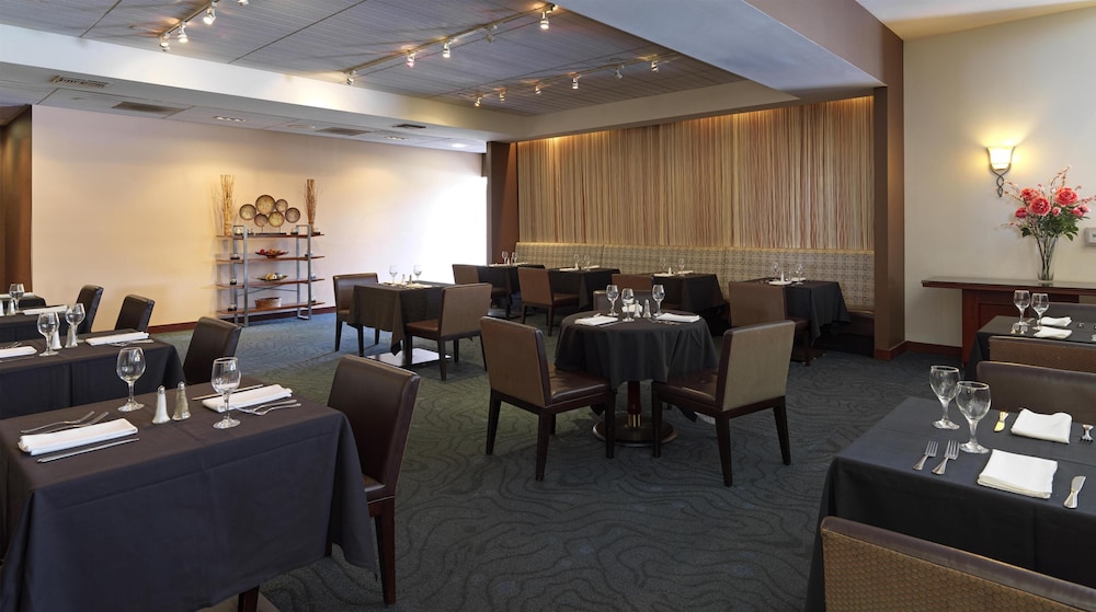 Ontario Airport Hotel And Conference Center 50/61
