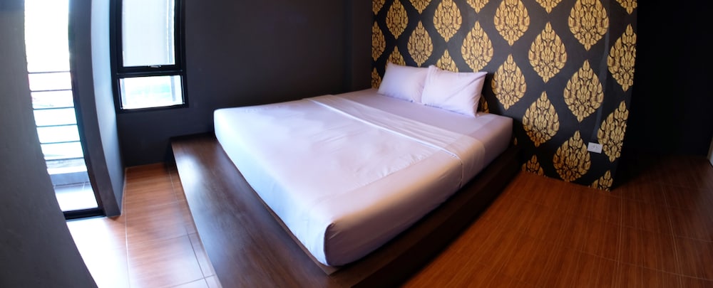 Hide Bangkok Hostel 15/69