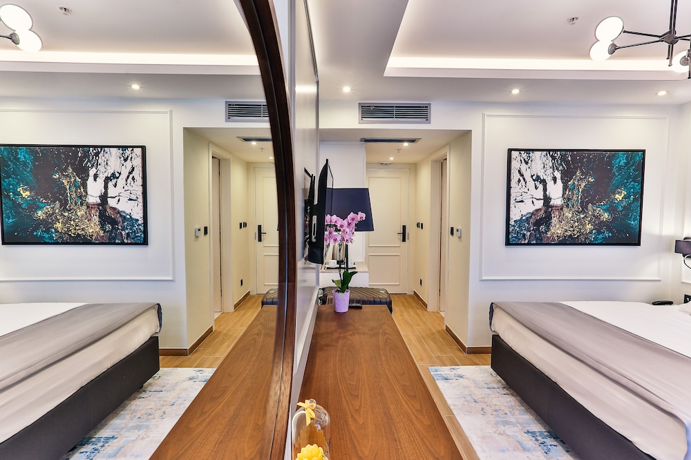 BOUTIQUE HOTEL MOMENTUM by Aycon 176/195