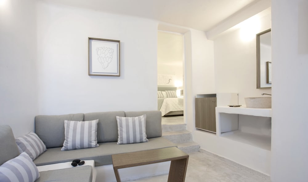 Amaze Suites 49/65