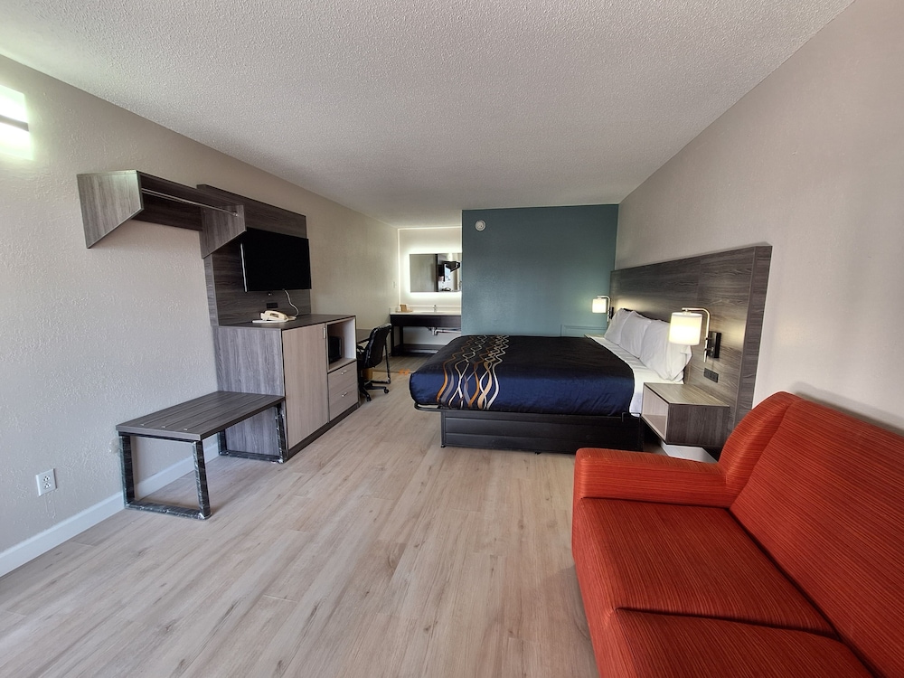 Budget Inn Roxboro 18/32