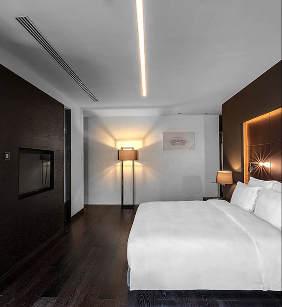 O Hotel 15/67