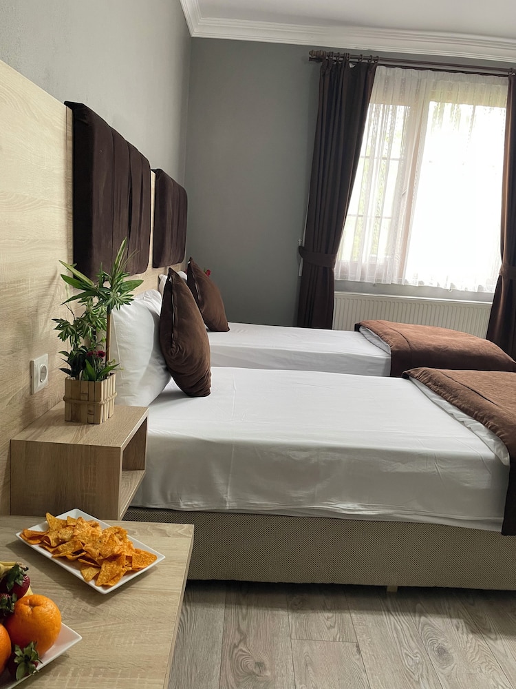 Pugari Otel 12/40