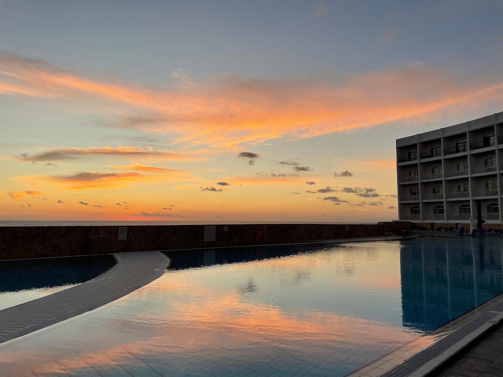 PARADISE BAY RESORT 9/80