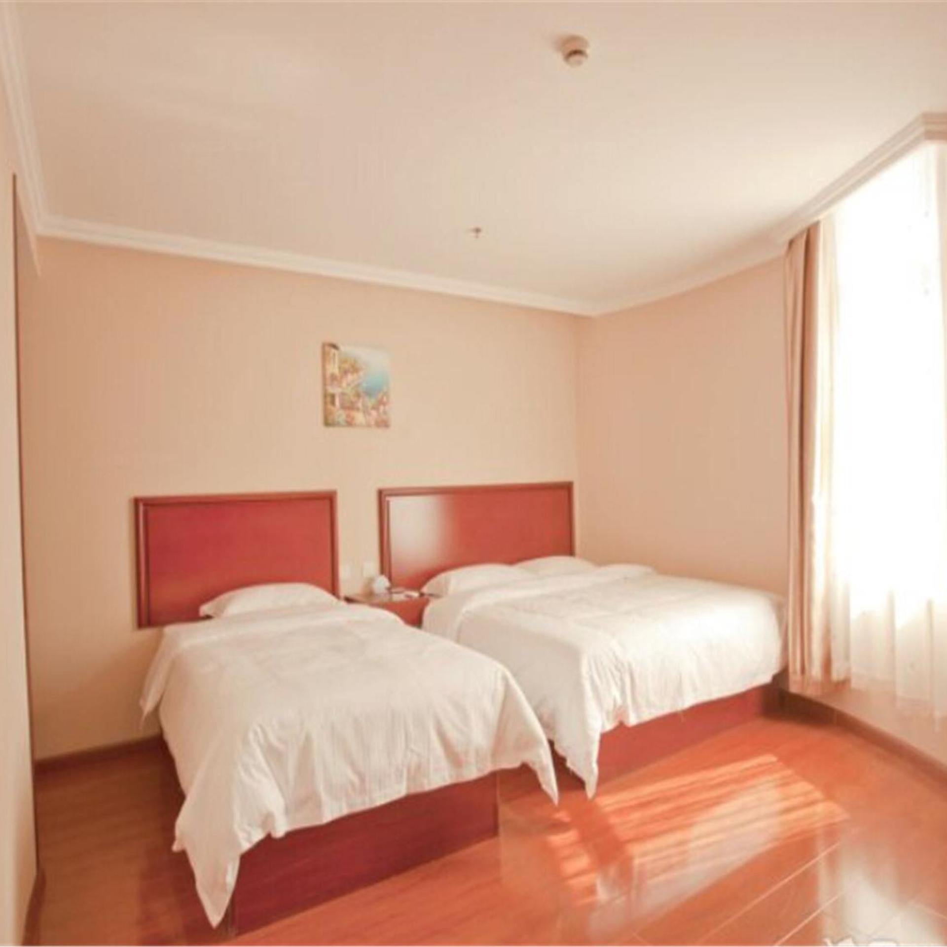 GreenTree Inn Liaoning Dalian Railway Station South Shengli Square Express Hotel 19/35