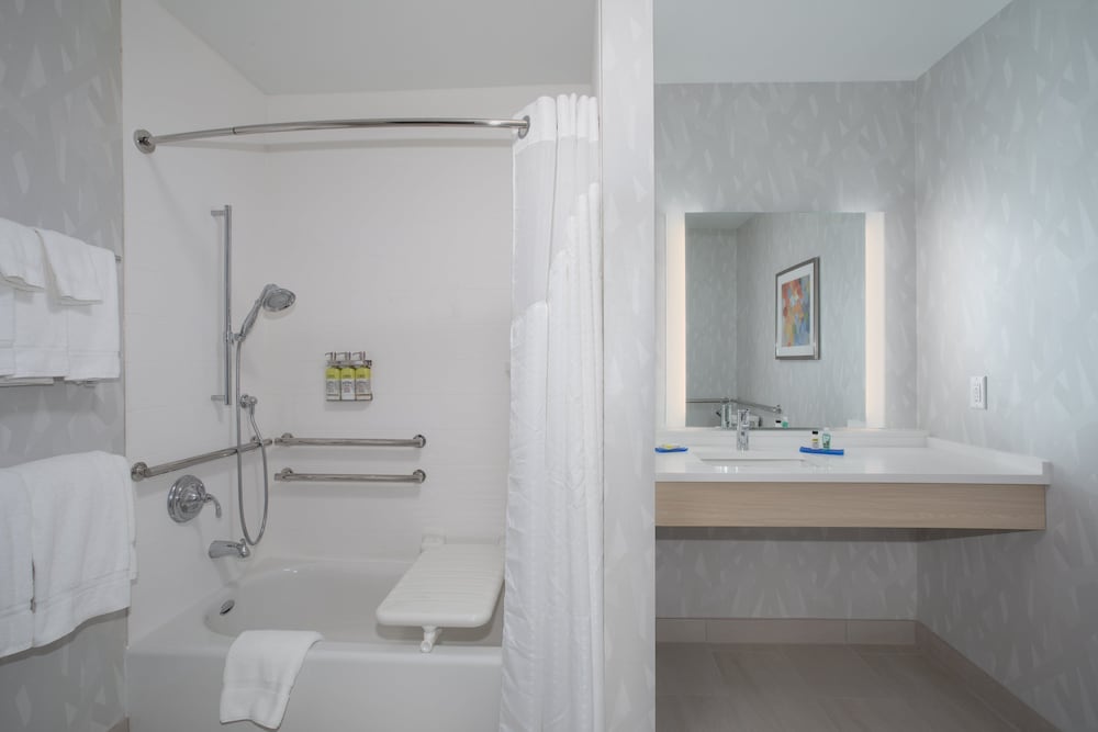 Holiday Inn Express And Suites Denver Ne Brighton 57/59