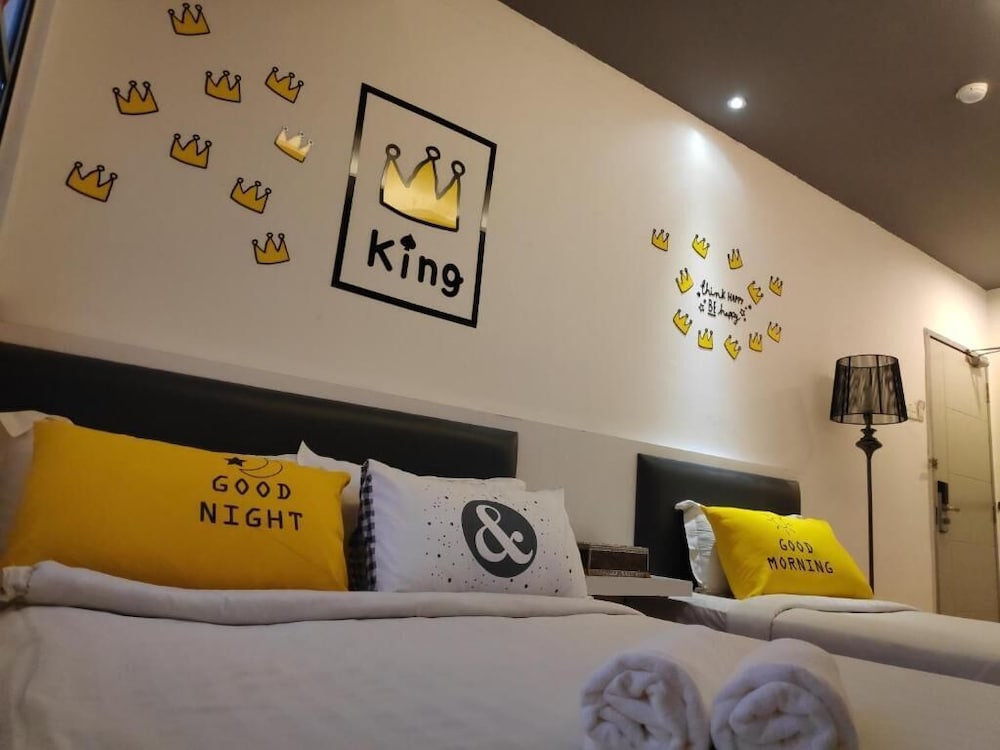 Hotel Zamburger Plaza Mahkota 6/67