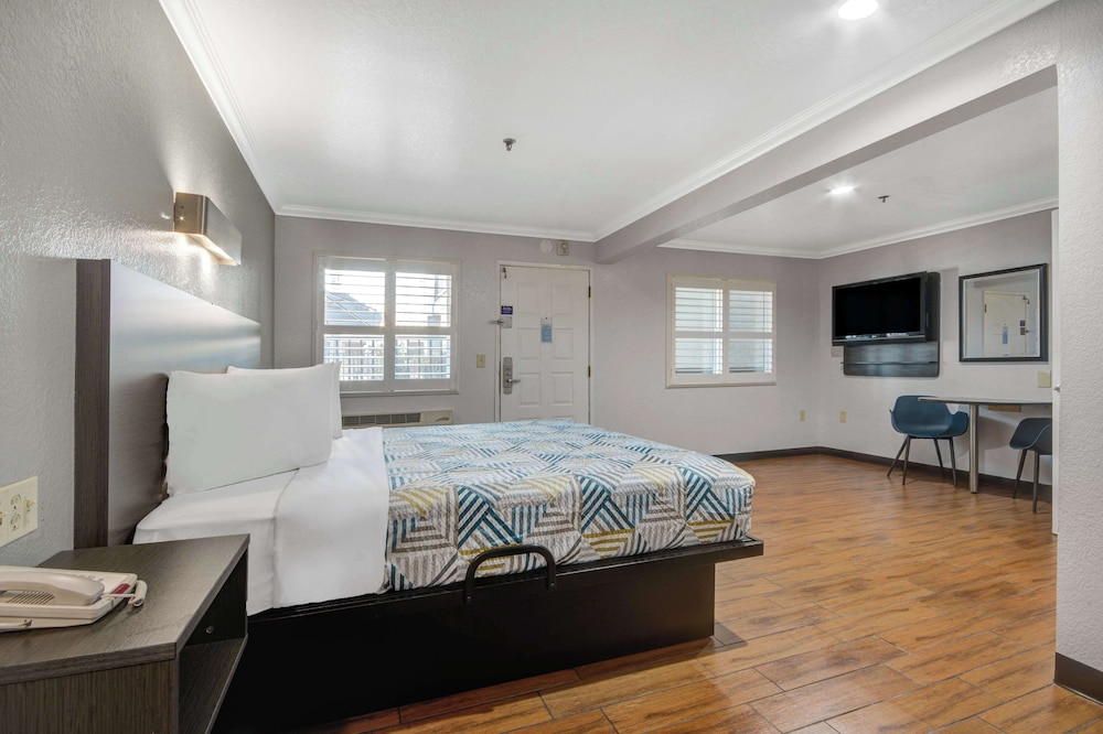 Motel6 Ontario, CA - Convention Center Airport 32/62