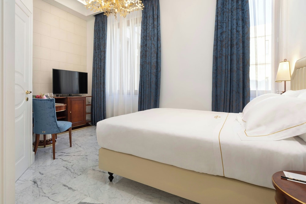 Room, Queen Bed