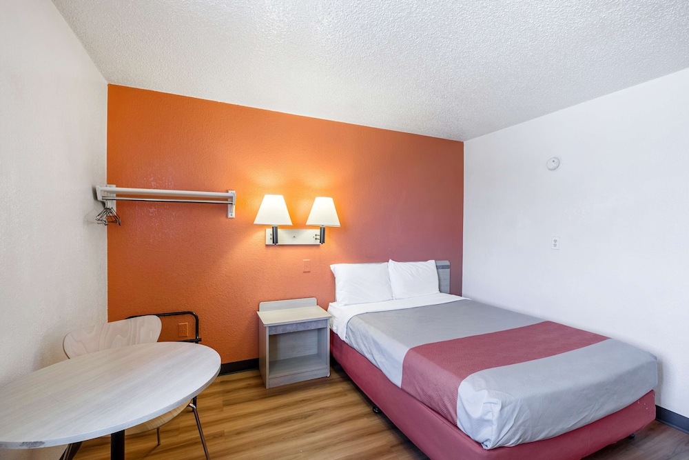 Motel6 Council Bluffs, IA - Omaha East 34/68