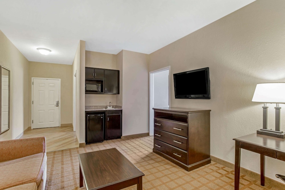La Quinta Inn Suites By Wyndham Mobile Satsuma Saraland 34/50