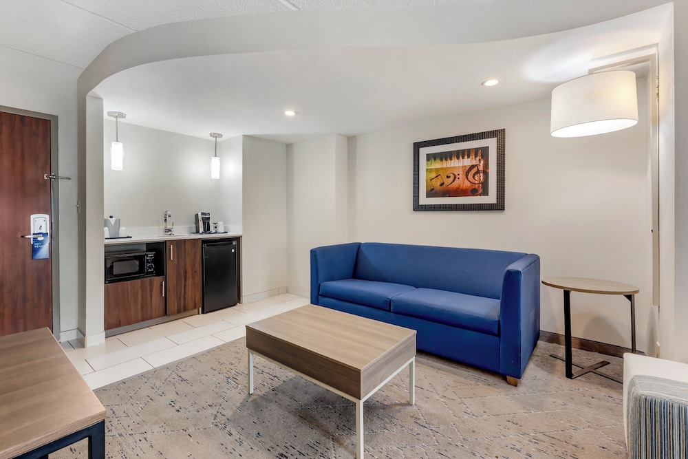 Holiday Inn Express & Suites NASHVILLE SOUTHEAST - ANTIOCH 43/70
