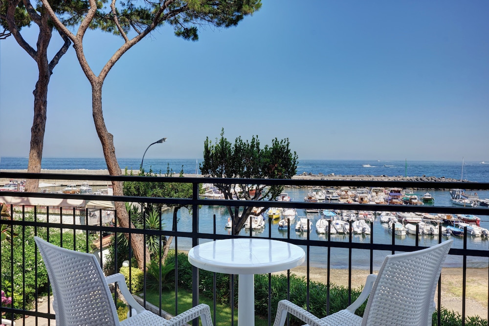 Sea Breeze Residence 17/32