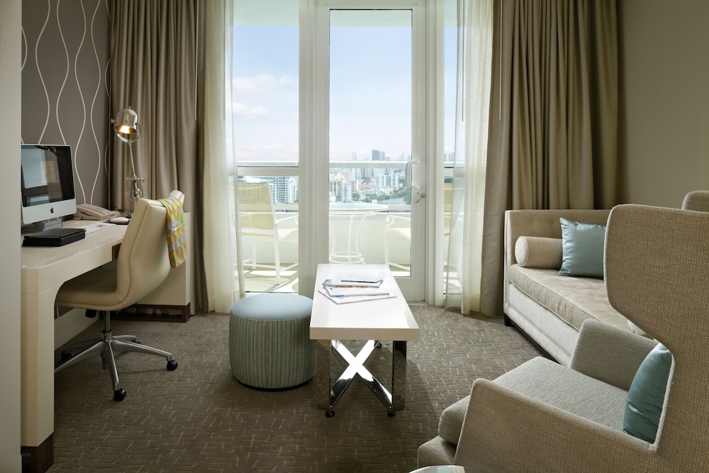Fontainebleau Miami Beach 34/46