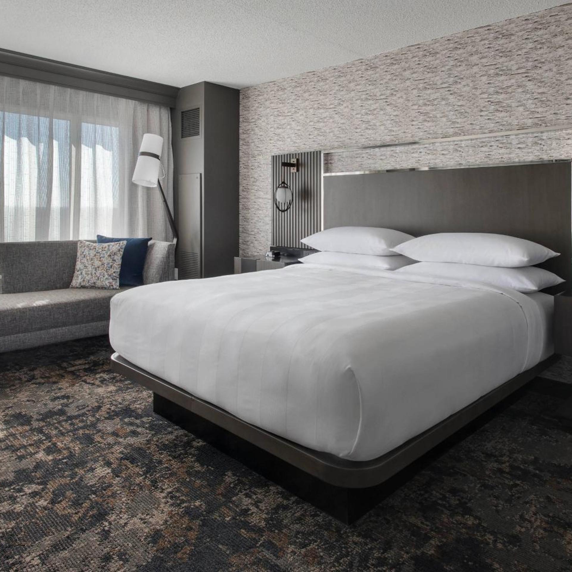 غرفة ديلوكس بسرير كينج أو سرير مزدوج، Bridgewater Marriott 2/4