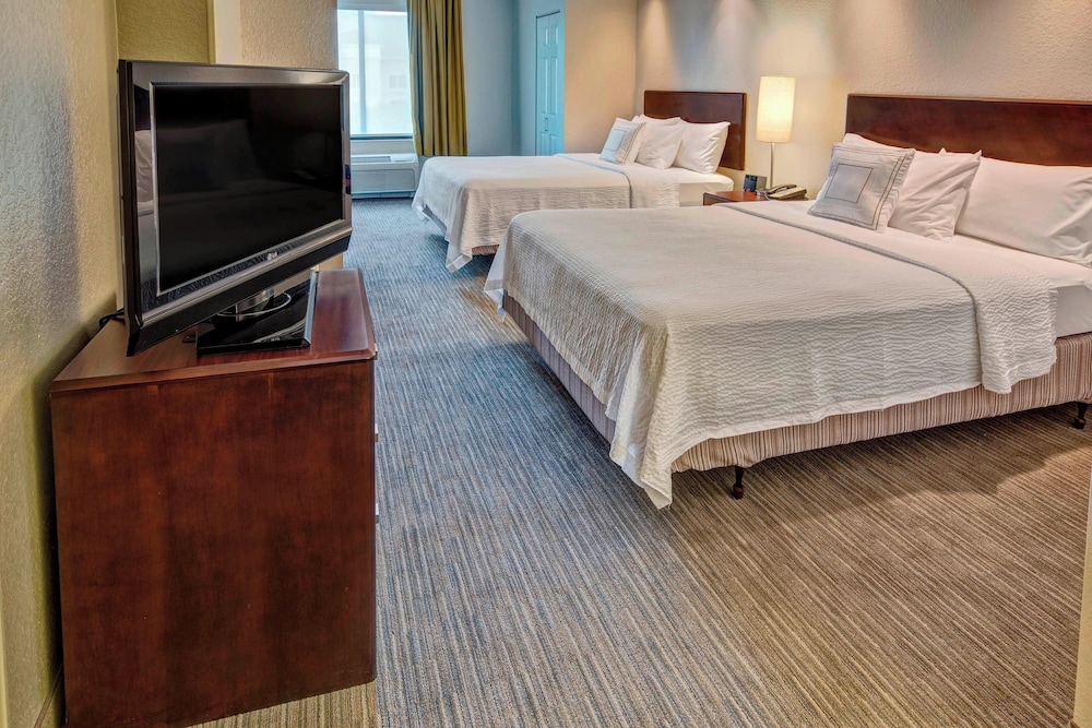 STUDIO, MULTIPLE BEDS, ACCESSIBLE