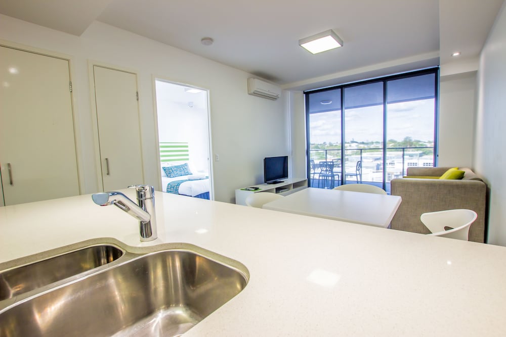 EASTWOOD APARTMENTS 37/46