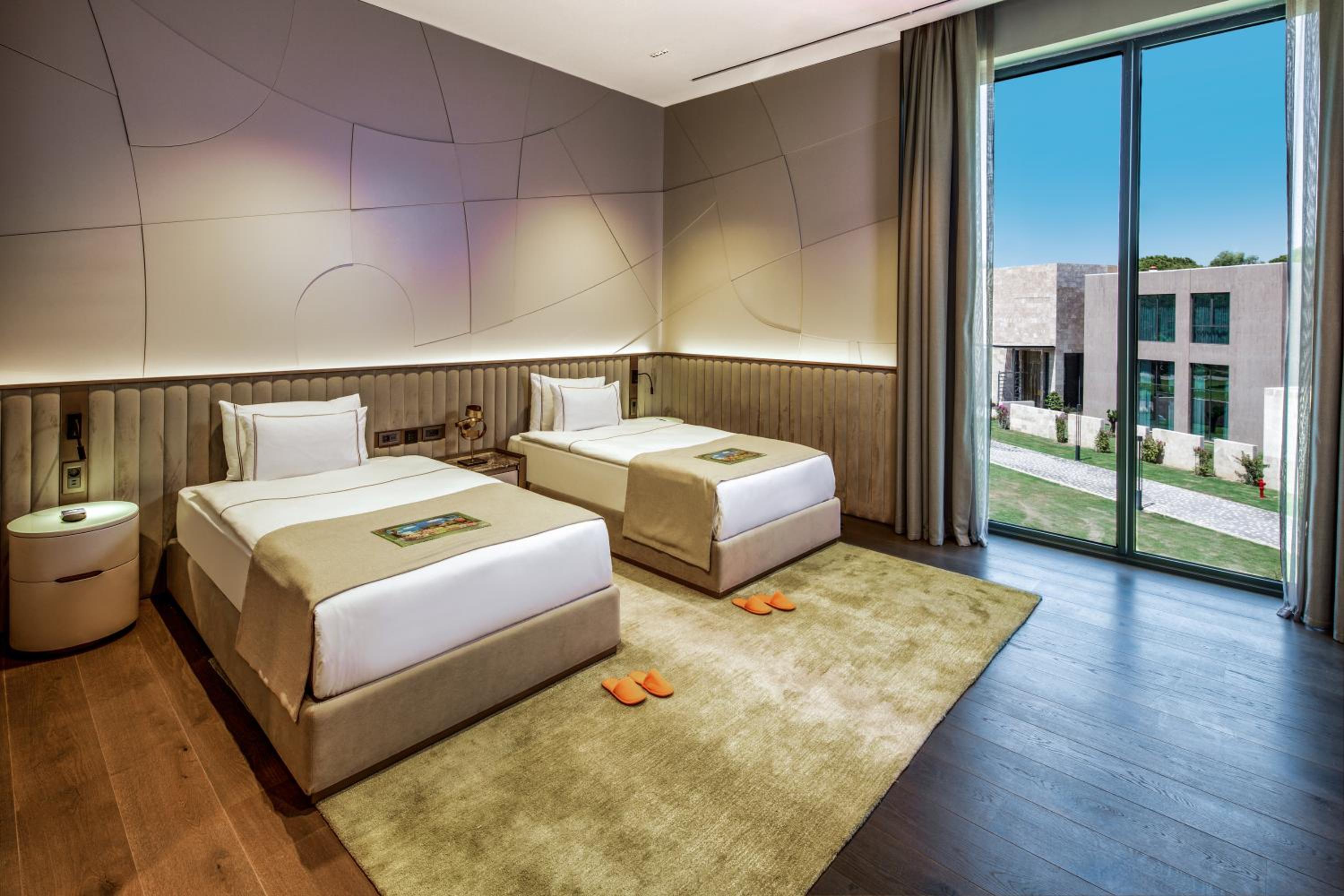 4 Bedrooms, Palazzo, Mansion