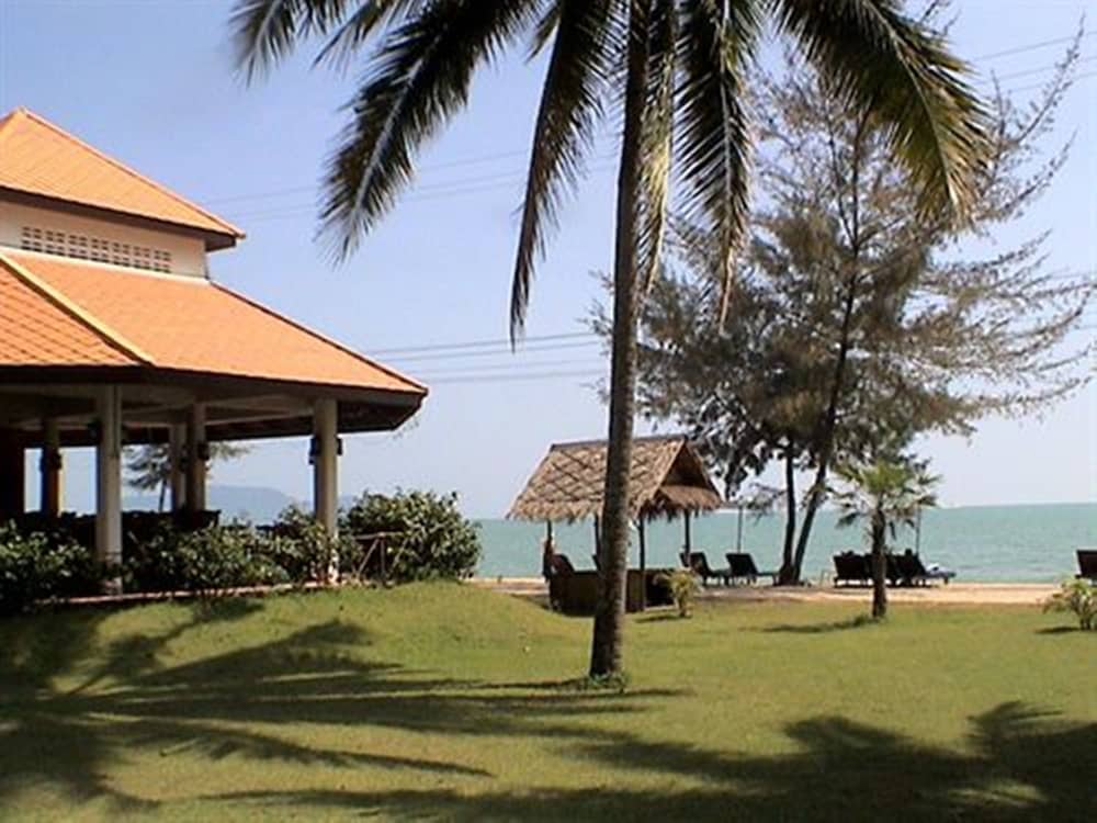 Coral Hotel Bangsaphan 55/62