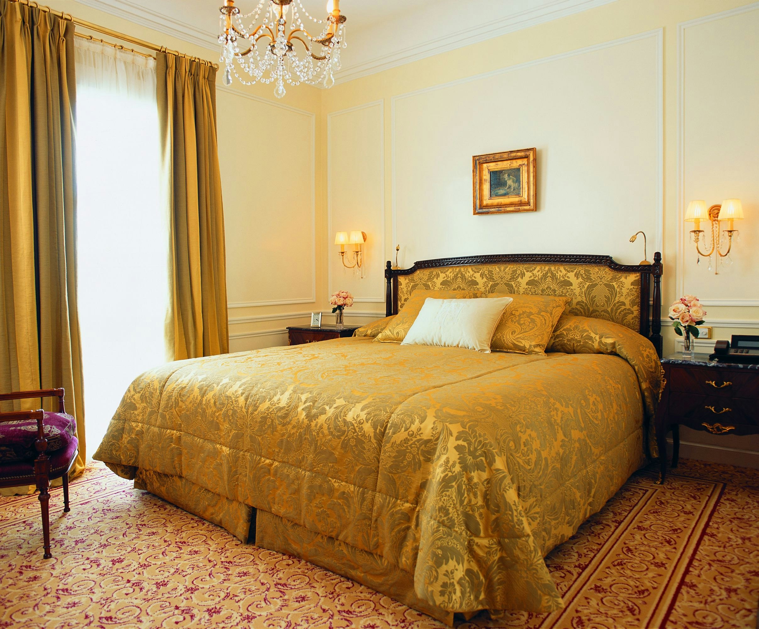 Diplomat, Suite