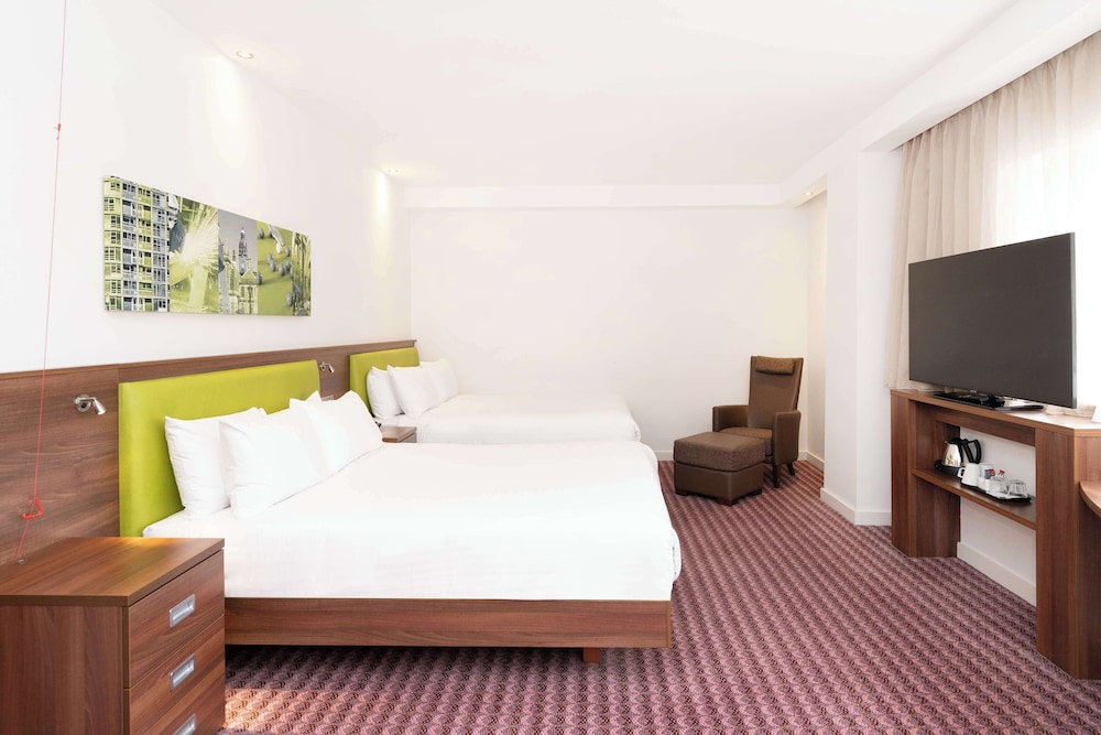 Room, 2 Queen Beds