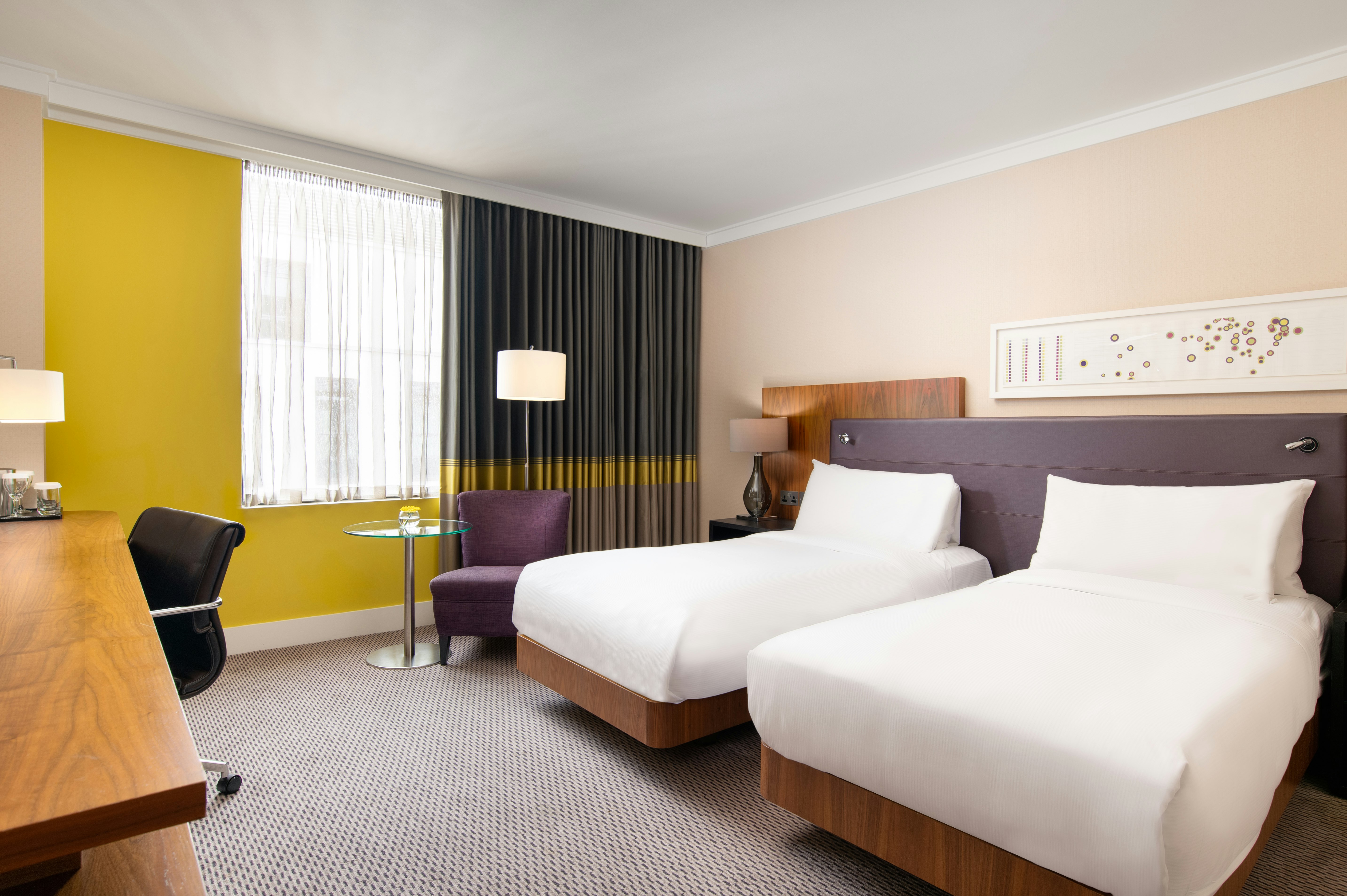 Guest room, Twin beds