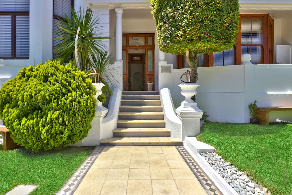 Cape Diem Lodge 34/46