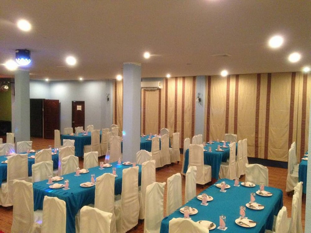 Varin Beach Resort 62/75