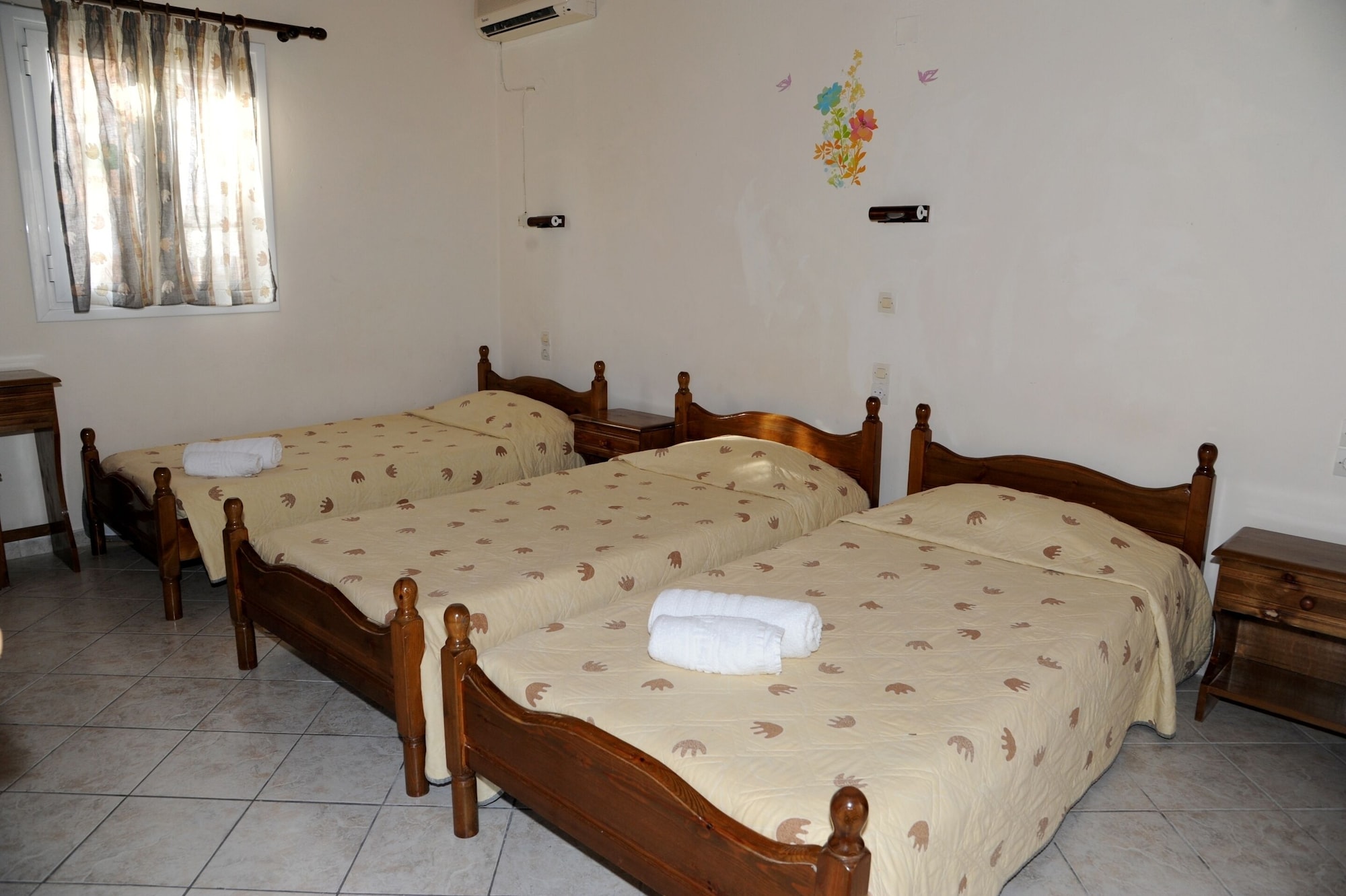 Studio, 3 Beds