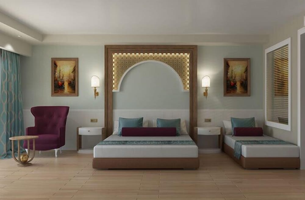 J Adore Deluxe Hotel Spa 17/50