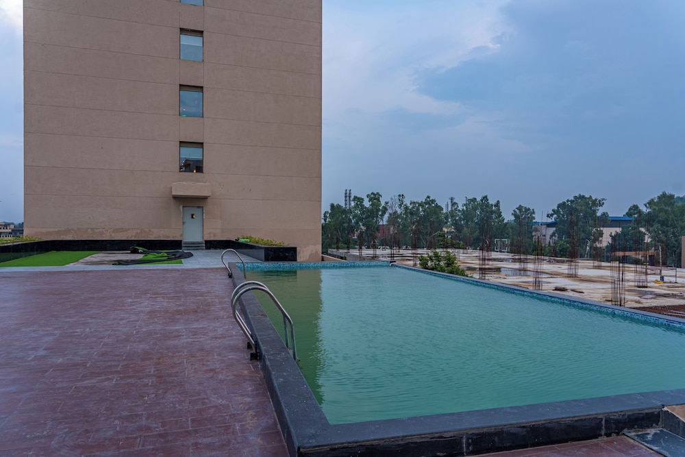 Ramada Encore By Wyndham Bhiwadi Phool Bagh Chowk 35/53