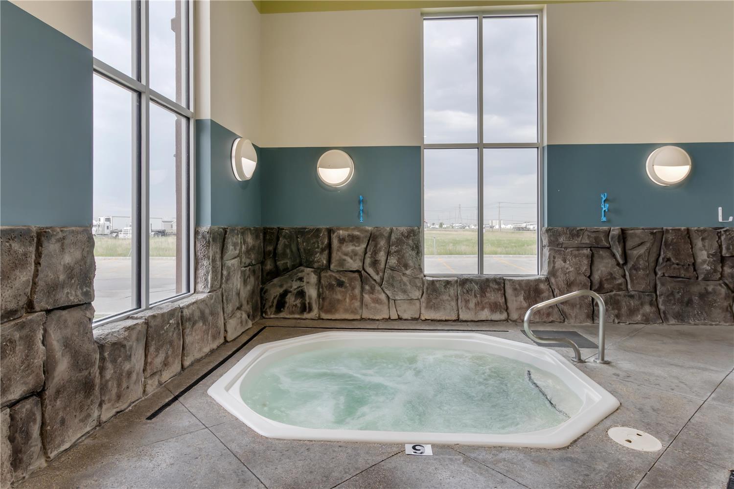 BEST WESTERN PLUS Winnipeg West 7/16