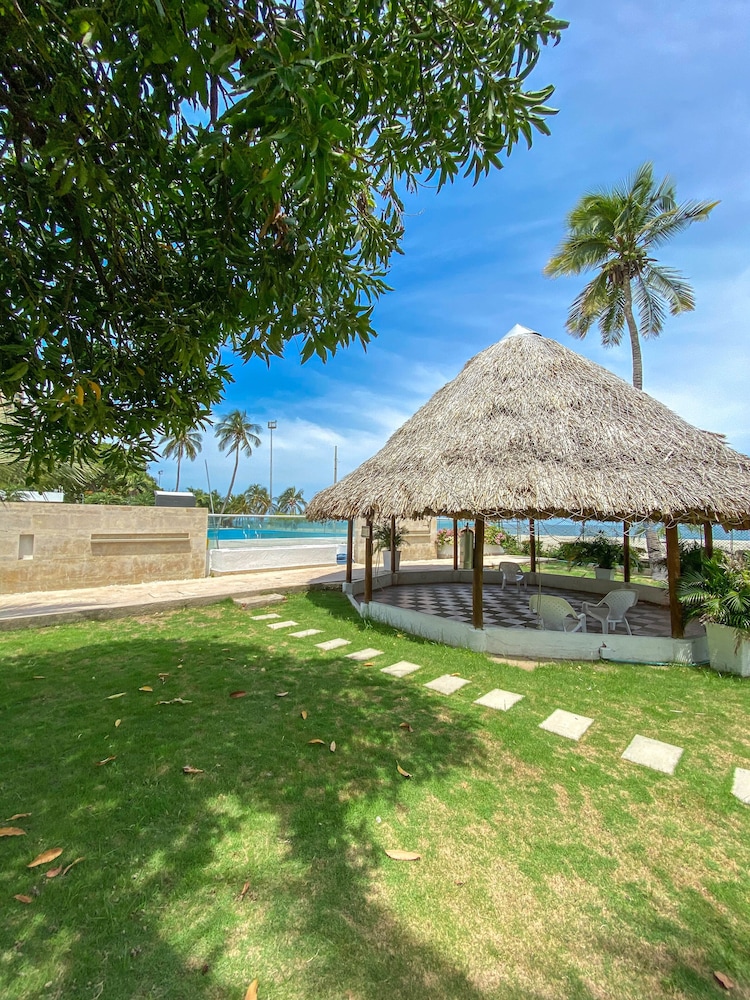 Hotel Tamaca Beach Resort 6/51