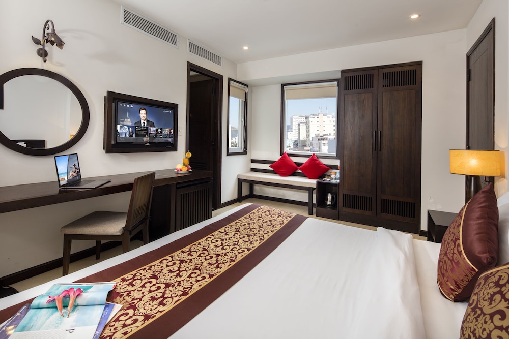 Edele Hotel 20/67